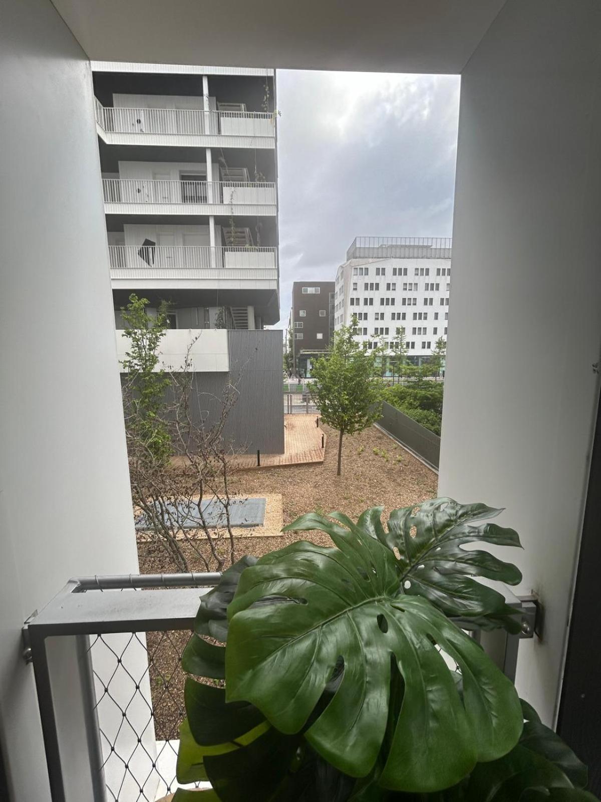 Spacious Appt With Balcony In The 13th Appartamento