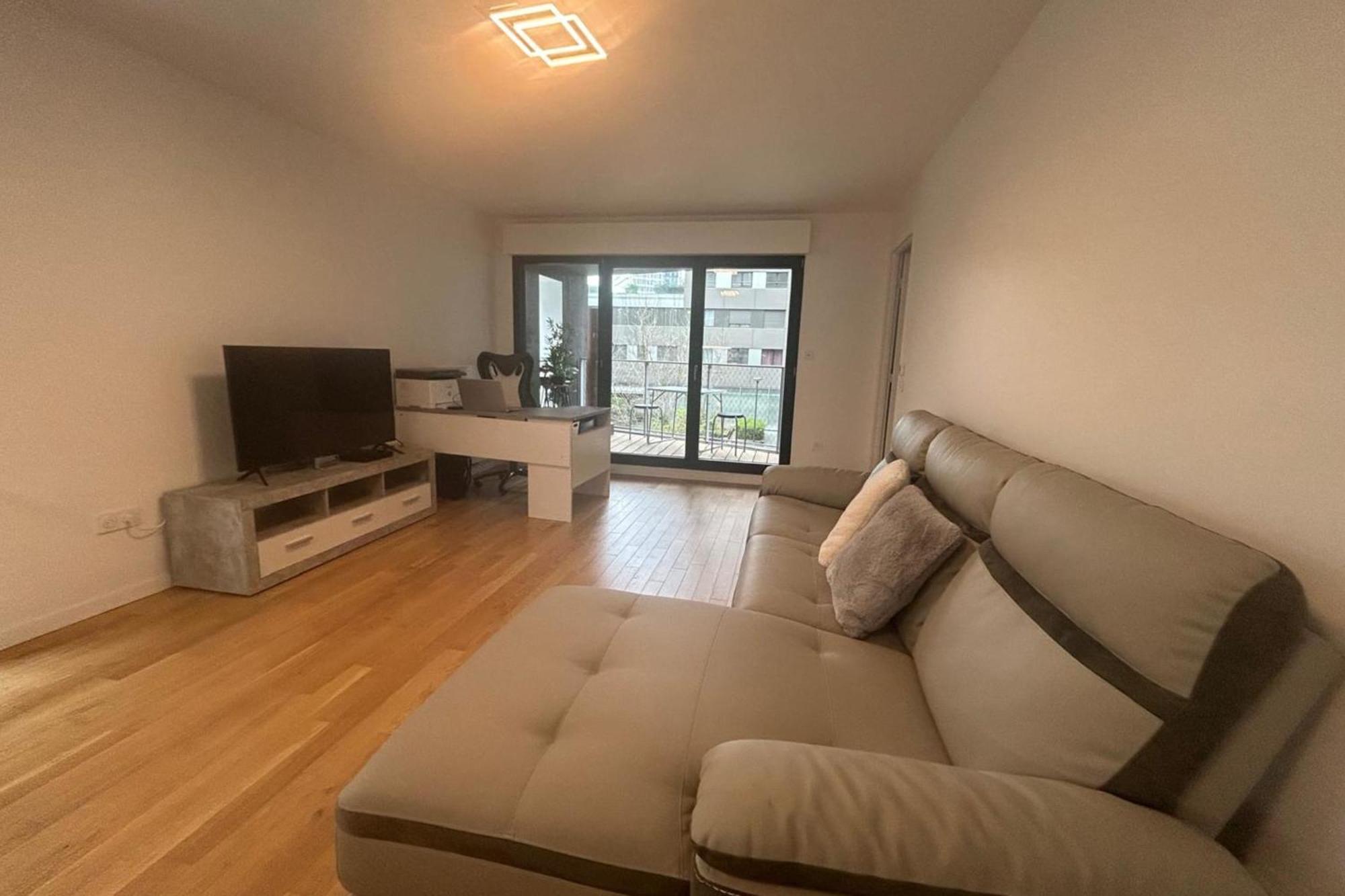 Appartamento Spacious Appt With Balcony In The 13th